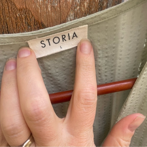 STORIA Women’s Pale Green Smocked Fitted Dress Mini Size Large - Picture 7 of 10